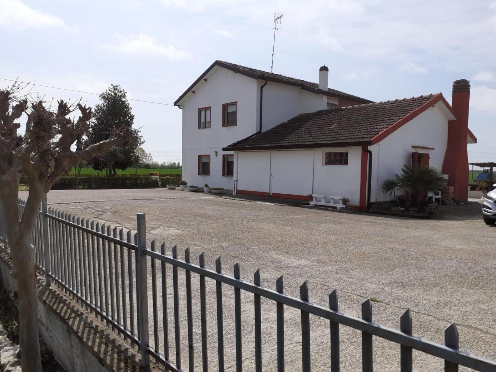 Locazione Turistica Girasole Villa Porto Tolle Exteriör bild