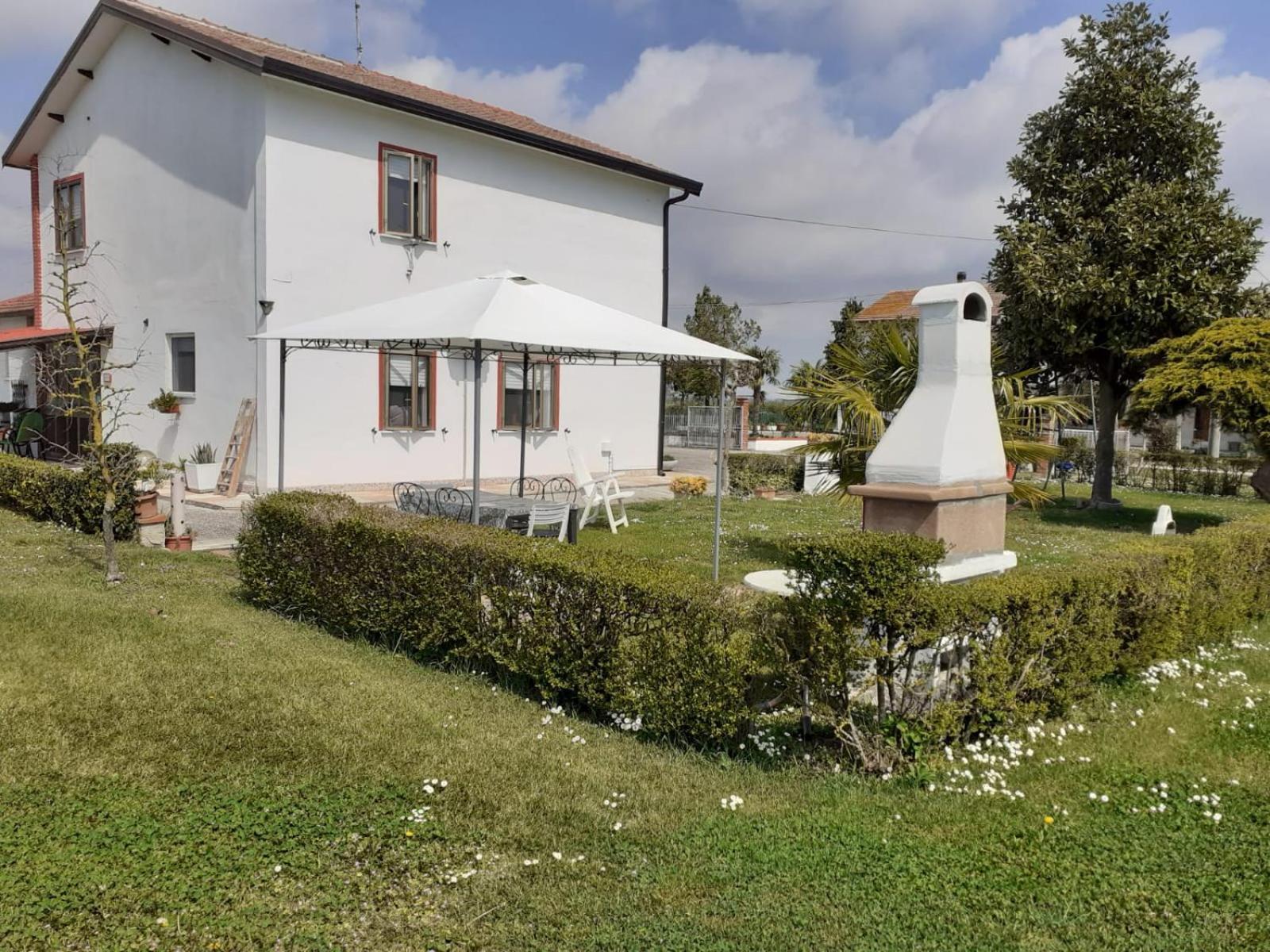 Locazione Turistica Girasole Villa Porto Tolle Exteriör bild